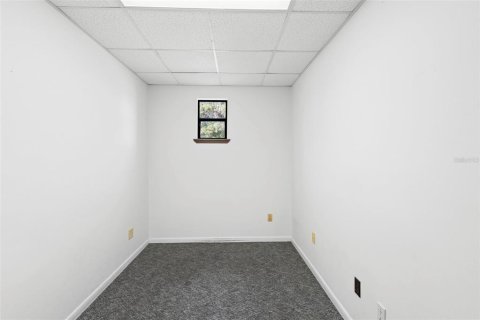 Commercial property in Orange City, Florida 128.21 sq.m. № 2113351 - photo 12