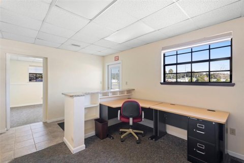 Commercial property in Orange City, Florida 128.21 sq.m. № 2113351 - photo 9