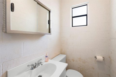 Commercial property in Orange City, Florida 128.21 sq.m. № 2113351 - photo 13