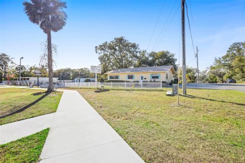 Commercial property in Orange City, Florida 128.21 sq.m. № 2113351 - photo 6