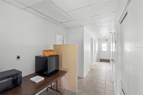 Commercial property in Orange City, Florida 128.21 sq.m. № 2113351 - photo 23