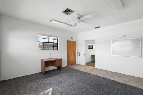 Commercial property in Orange City, Florida 128.21 sq.m. № 2113351 - photo 18