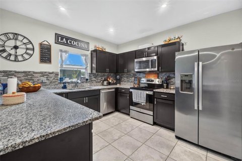 Villa ou maison à vendre à Winter Haven, Floride: 4 chambres, 208.1 m2 № 2351554 - photo 14