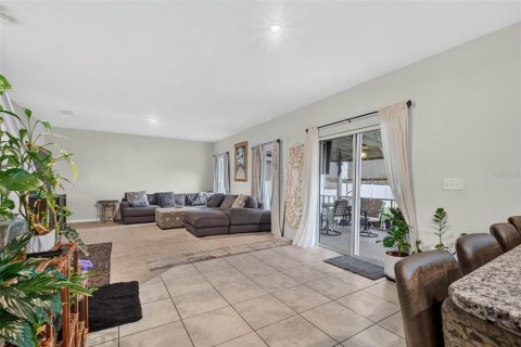 Villa ou maison à vendre à Winter Haven, Floride: 4 chambres, 208.1 m2 № 2351554 - photo 9