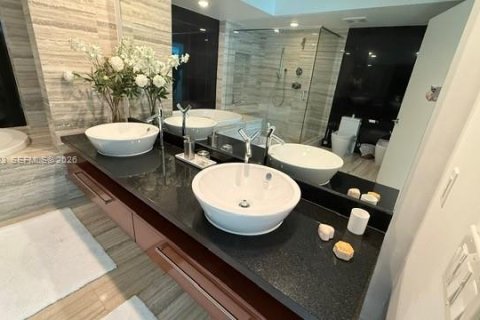 Copropriété à vendre à Fort Lauderdale, Floride: 2 chambres, 176.98 m2 № 2027013 - photo 25