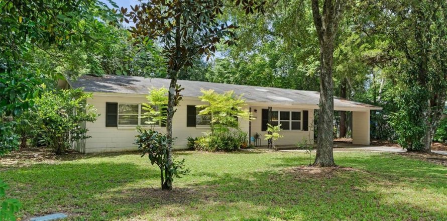 House in Gainesville, Florida 4 bedrooms, 134.34 sq.m. № 1837819