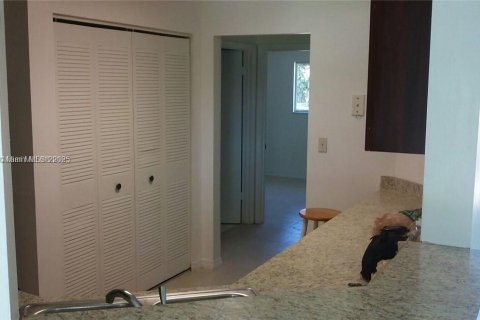 Copropriété à vendre à Oakland Park, Floride: 2 chambres, 94.76 m2 № 2153698 - photo 2
