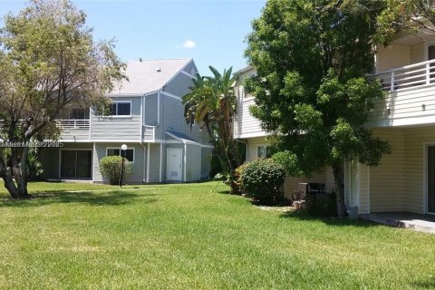 Copropriété à vendre à Oakland Park, Floride: 2 chambres, 94.76 m2 № 2153698 - photo 7