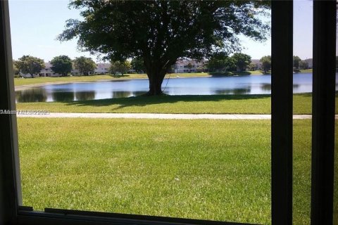 Copropriété à vendre à Oakland Park, Floride: 2 chambres, 94.76 m2 № 2153698 - photo 6