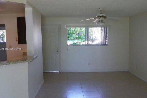 Copropriété à vendre à Oakland Park, Floride: 2 chambres, 94.76 m2 № 2153698 - photo 10