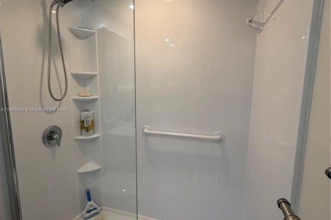 Купить кондоминиум в Санрайз, Флорида 2 спальни, 95.22м2, № 2013005 - фото 21