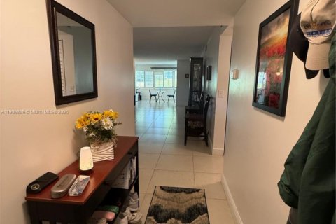 Купить кондоминиум в Санрайз, Флорида 2 спальни, 95.22м2, № 2013005 - фото 17