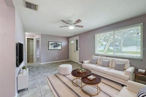Villa ou maison à louer à New Port Richey, Floride: 2 chambres, 95.88 m2 № 2415403 - photo 10