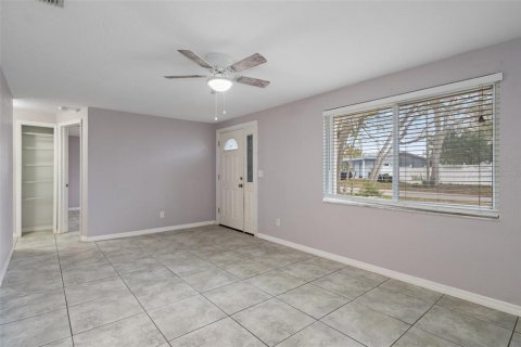 Villa ou maison à louer à New Port Richey, Floride: 2 chambres, 95.88 m2 № 2415403 - photo 9