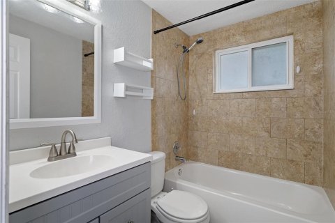 Villa ou maison à louer à New Port Richey, Floride: 2 chambres, 95.88 m2 № 2415403 - photo 24
