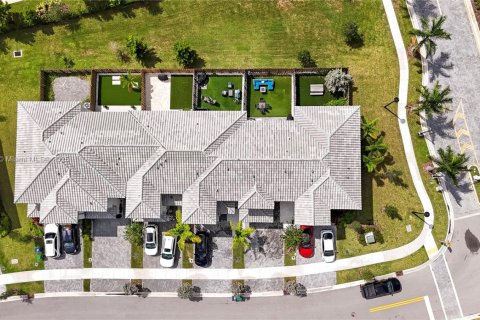 Touwnhouse à vendre à Coral Springs, Floride: 3 chambres, 114.83 m2 № 1930093 - photo 5