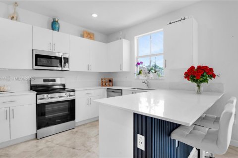 Touwnhouse à vendre à Coral Springs, Floride: 3 chambres, 114.83 m2 № 1930093 - photo 17