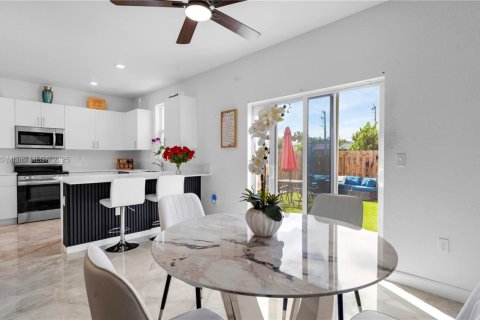 Touwnhouse à vendre à Coral Springs, Floride: 3 chambres, 114.83 m2 № 1930093 - photo 15