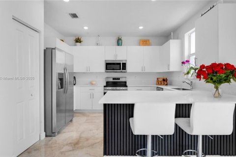 Touwnhouse à vendre à Coral Springs, Floride: 3 chambres, 114.83 m2 № 1930093 - photo 16