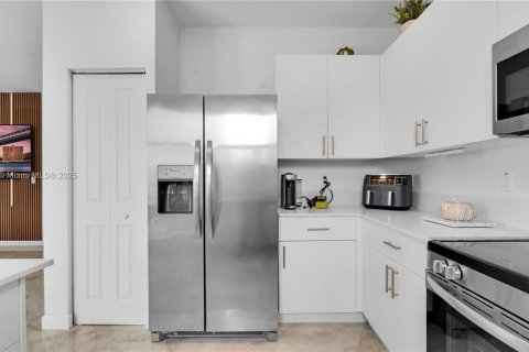 Touwnhouse à vendre à Coral Springs, Floride: 3 chambres, 114.83 m2 № 1930093 - photo 20