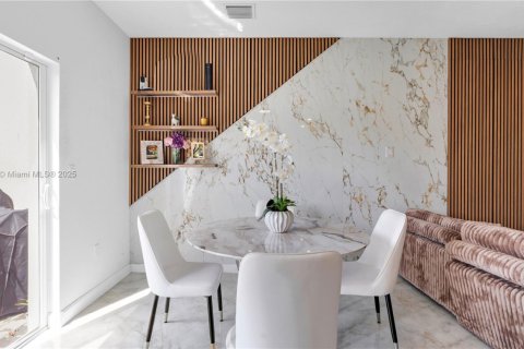 Touwnhouse à vendre à Coral Springs, Floride: 3 chambres, 114.83 m2 № 1930093 - photo 11