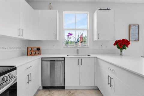 Touwnhouse à vendre à Coral Springs, Floride: 3 chambres, 114.83 m2 № 1930093 - photo 18