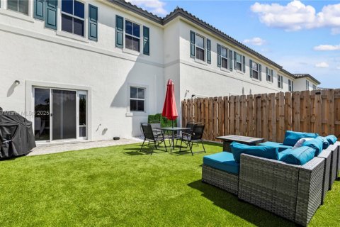 Touwnhouse à vendre à Coral Springs, Floride: 3 chambres, 114.83 m2 № 1930093 - photo 23