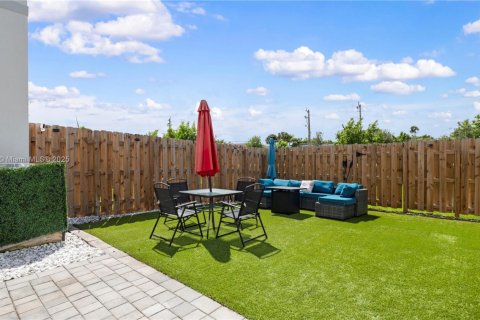 Touwnhouse à vendre à Coral Springs, Floride: 3 chambres, 114.83 m2 № 1930093 - photo 21