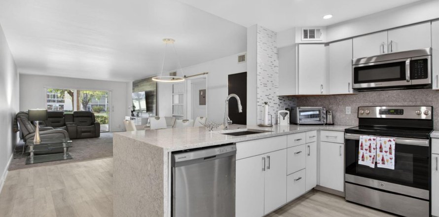 Condo à Coconut Creek, Floride, 2 chambres  № 2268028