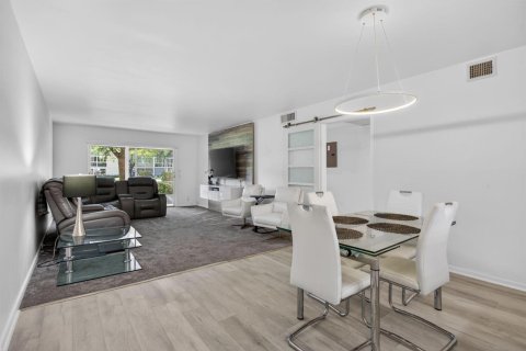 Copropriété à vendre à Coconut Creek, Floride: 2 chambres, 107.4 m2 № 2268028 - photo 9