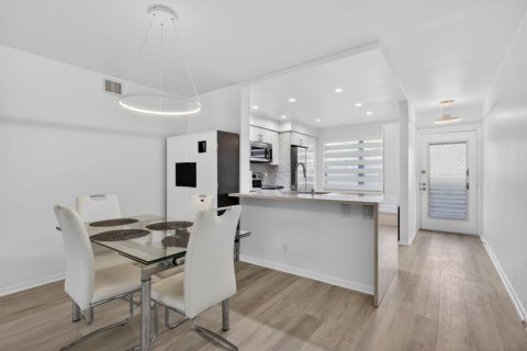 Copropriété à vendre à Coconut Creek, Floride: 2 chambres, 107.4 m2 № 2268028 - photo 10