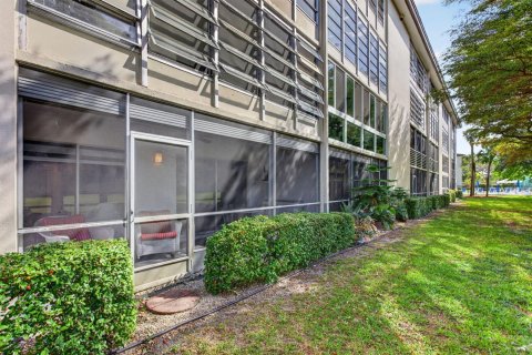 Copropriété à vendre à Coconut Creek, Floride: 2 chambres, 107.4 m2 № 2268028 - photo 27