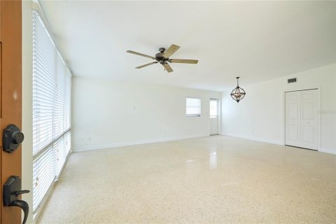 Villa ou maison à louer à Tampa, Floride: 2 chambres, 143.07 m2 № 2149998 - photo 7