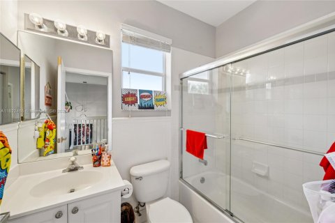House in Pembroke Pines, Florida 4 bedrooms, 200.11 sq.m. № 1785828 - photo 30