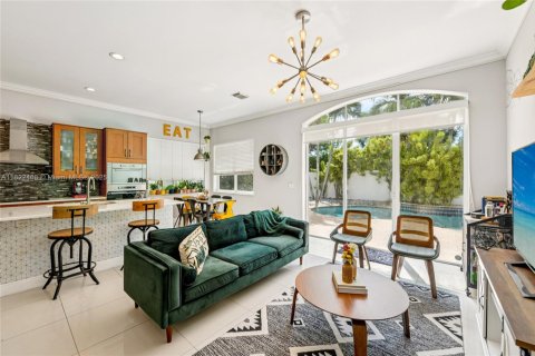 House in Pembroke Pines, Florida 4 bedrooms, 200.11 sq.m. № 1785828 - photo 13