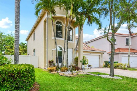 House in Pembroke Pines, Florida 4 bedrooms, 200.11 sq.m. № 1785828 - photo 4