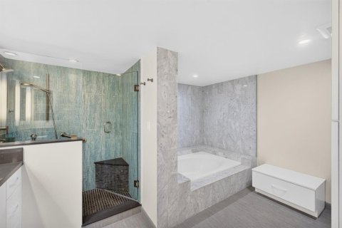 Condominio en venta en Fort Lauderdale, Florida, 3 dormitorios, 204.38 m2 № 2343733 - foto 25