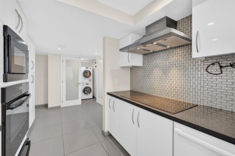 Condominio en venta en Fort Lauderdale, Florida, 3 dormitorios, 204.38 m2 № 2343733 - foto 15