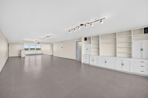 Condominio en venta en Fort Lauderdale, Florida, 3 dormitorios, 204.38 m2 № 2343733 - foto 9