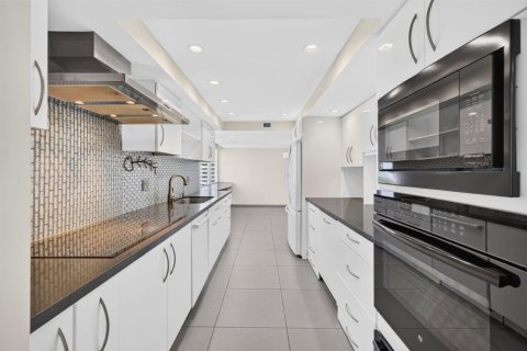 Condominio en venta en Fort Lauderdale, Florida, 3 dormitorios, 204.38 m2 № 2343733 - foto 16