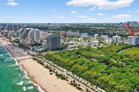 Condominio en venta en Fort Lauderdale, Florida, 3 dormitorios, 204.38 m2 № 2343733 - foto 2