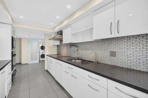 Condominio en venta en Fort Lauderdale, Florida, 3 dormitorios, 204.38 m2 № 2343733 - foto 13