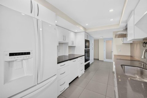 Condominio en venta en Fort Lauderdale, Florida, 3 dormitorios, 204.38 m2 № 2343733 - foto 14
