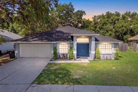 House in Valrico, Florida 3 bedrooms, 191.66 sq.m. № 2218454 - photo 2