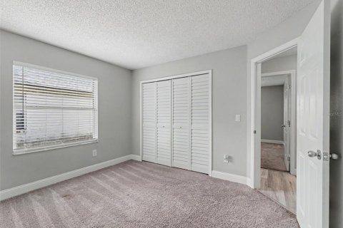 House in Valrico, Florida 3 bedrooms, 191.66 sq.m. № 2218454 - photo 28