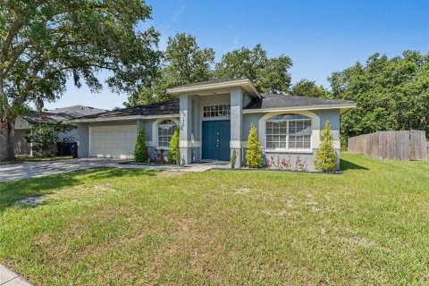House in Valrico, Florida 3 bedrooms, 191.66 sq.m. № 2218454 - photo 9