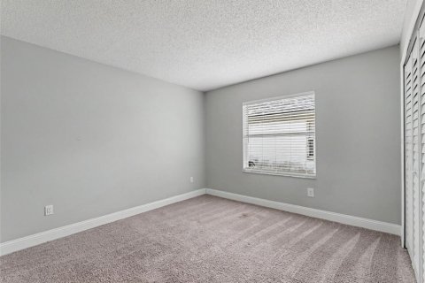 House in Valrico, Florida 3 bedrooms, 191.66 sq.m. № 2218454 - photo 29