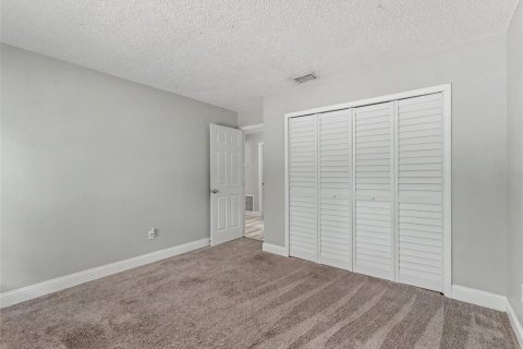 House in Valrico, Florida 3 bedrooms, 191.66 sq.m. № 2218454 - photo 30