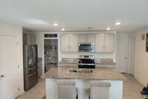 Villa ou maison à vendre à Palmetto, Floride: 5 chambres, 226.59 m2 № 2406986 - photo 2