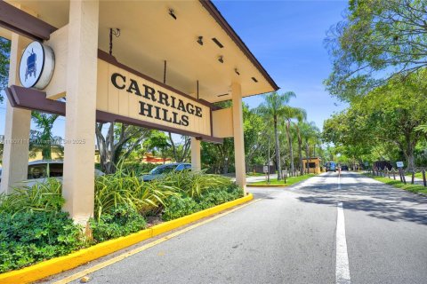 Condo in Hollywood, Florida, 2 bedrooms  № 1864685 - photo 27